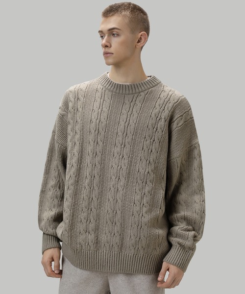 TOBEE（トゥビー）の「【TOBEE】クルーネック ケーブル編み ニット セーター（ニット/セーター・メンズ・グレイッシュベージュ/ブラック/ダークグレー/ホワイト/ブラウン・MEDIUM/LARGE/X-LARGE）」の9枚目の写真