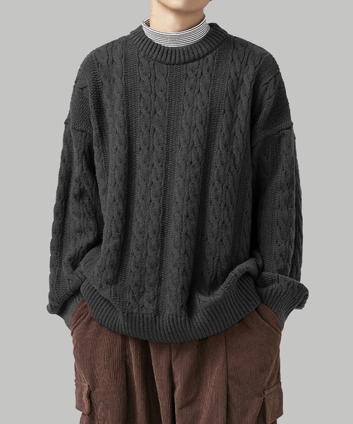 TOBEE（トゥビー）の「【TOBEE】クルーネック ケーブル編み ニット セーター（ニット/セーター・メンズ・グレイッシュベージュ/ブラック/ダークグレー/ホワイト/ブラウン・MEDIUM/LARGE/X-LARGE）」の11枚目の写真