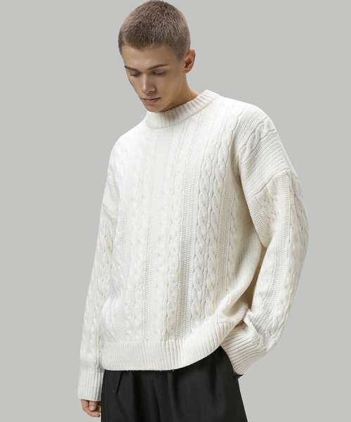 TOBEE（トゥビー）の「【TOBEE】クルーネック ケーブル編み ニット セーター（ニット/セーター・メンズ・グレイッシュベージュ/ブラック/ダークグレー/ホワイト/ブラウン・MEDIUM/LARGE/X-LARGE）」の21枚目の写真