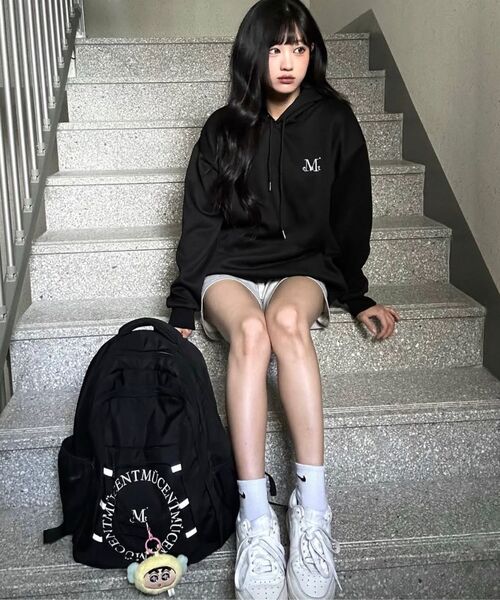 MUCENT（ムセント）の「トレバン 円形ロゴバックパック (成人男女共用)（バックパック/リュック・レディース・ブラック・FREE）」の9枚目の写真