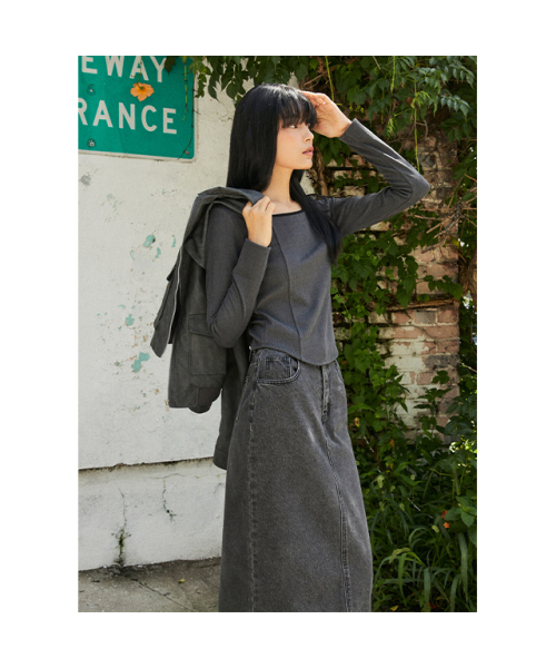 PLASTIC ISLAND（プラスティックアイランド）の「[LUEUR]ネック配色スリムフィットTシャツ PQ3CL961（Tシャツ/カットソー・レディース・チャコール・FREE）」の3枚目の写真