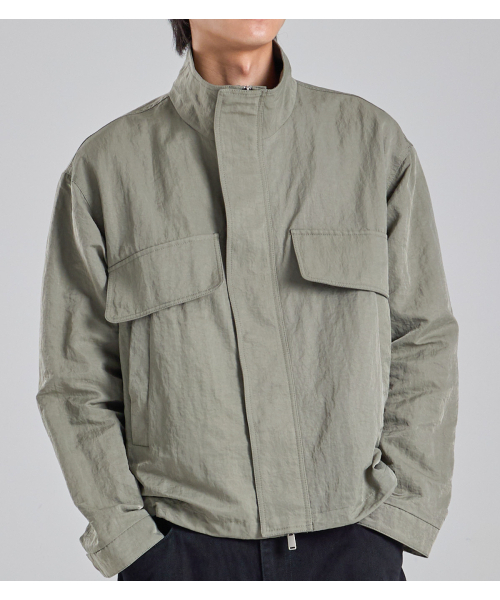 BUTTON SEOUL(ボタンソウル)の「サイレントポケットクロップミリタリーブルゾン(カーキ)(ブルゾン・メンズ・その他・LARGE/X-LARGE/MEDIUM)」の2枚目の写真