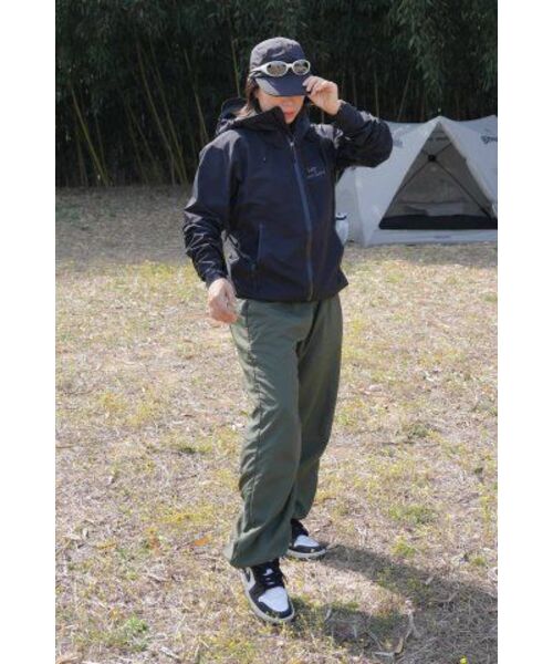 PEACEOFMIND(ピースオブマインド)の「ロゴナイロンワイドトラックパンツ(カーキ)(スウェットパンツ・メンズ・その他・MEDIUM/LARGE/X-LARGE)」の6枚目の写真