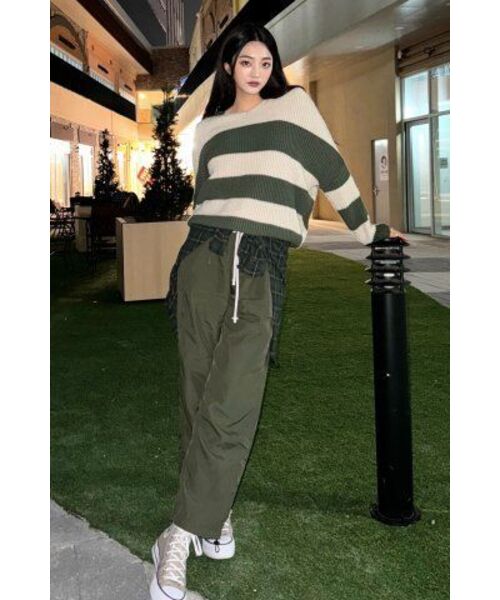 PEACEOFMIND(ピースオブマインド)の「ロゴナイロンワイドトラックパンツ(カーキ)(スウェットパンツ・メンズ・その他・MEDIUM/LARGE/X-LARGE)」の7枚目の写真
