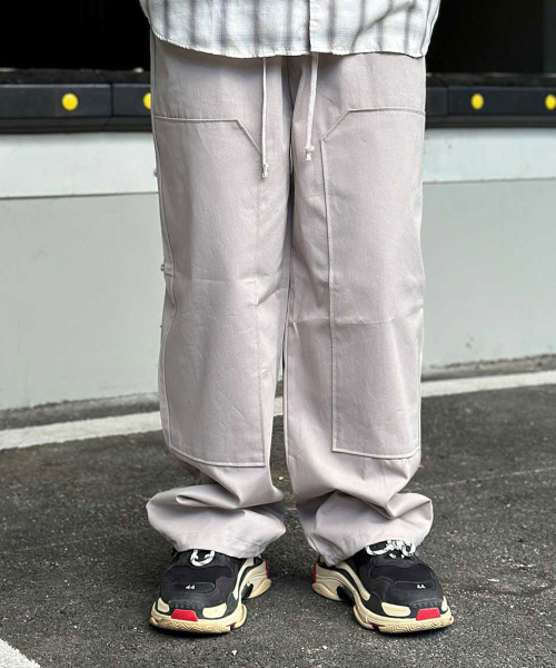CLACO(クラコ)の「コットンカーペンターワイドワークパンツ(ディープベージュ)(その他パンツ・メンズ・ベージュ・LARGE/MEDIUM)」の2枚目の写真