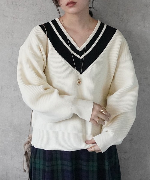 SELECT LEVERY(セレクトリベリー)の「チルデンVネックニットプルオーバー(ニット/セーター・レディース・アイボリー/ブラック・FREE)」の9枚目の写真