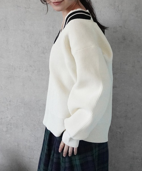 SELECT LEVERY(セレクトリベリー)の「チルデンVネックニットプルオーバー(ニット/セーター・レディース・アイボリー/ブラック・FREE)」の12枚目の写真