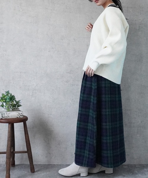 SELECT LEVERY(セレクトリベリー)の「チルデンVネックニットプルオーバー(ニット/セーター・レディース・アイボリー/ブラック・FREE)」の13枚目の写真