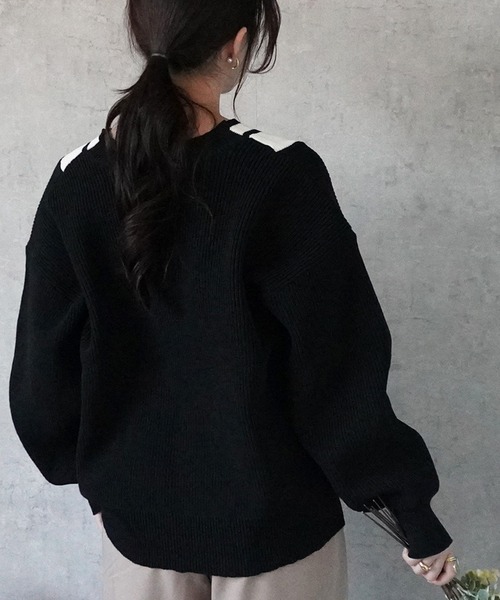 SELECT LEVERY(セレクトリベリー)の「チルデンVネックニットプルオーバー(ニット/セーター・レディース・アイボリー/ブラック・FREE)」の3枚目の写真