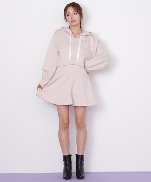 JILL by JILL STUART（ジルバイジルスチュアート）の「◇ダイバー素材ショート丈フーディ（パーカー・レディース・ブラック/グレー/ホワイト/ピンク・FREE）」の11枚目の写真