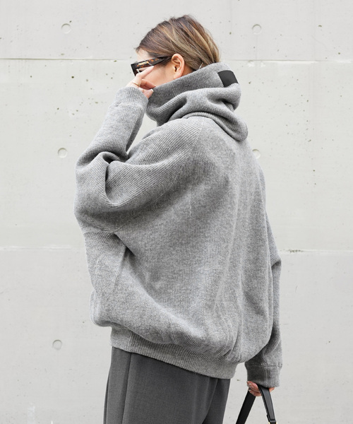 Deuxieme Classe（ドゥーズィエムクラス）の「【COGTHEBIGSMOKE/コグ ザ ビッグスモーク】ELLIS SWEAT KAI SNOOD（ニット/セーター・レディース・チャコールグレー・FREE）」の5枚目の写真