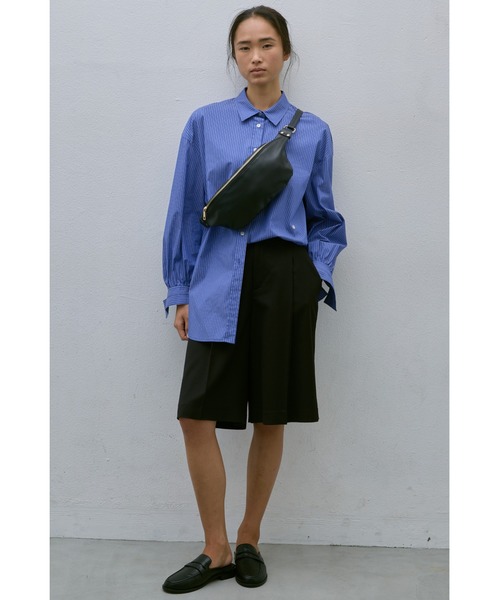 un/neu(アンノイ)の「シンプルスリングボディバッグ(ボディバッグ/ウエストポーチ・レディース・アイボリー/ブラック/ブラウン・FREE)」の11枚目の写真