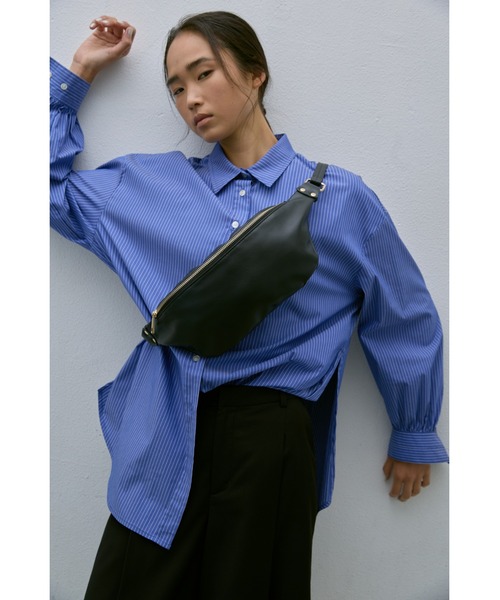 un/neu(アンノイ)の「シンプルスリングボディバッグ(ボディバッグ/ウエストポーチ・レディース・アイボリー/ブラック/ブラウン・FREE)」の10枚目の写真