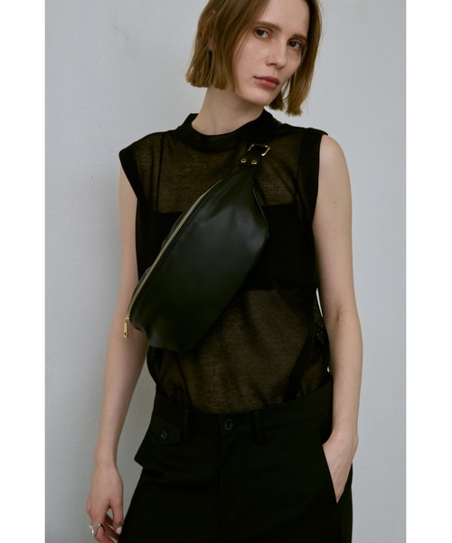 un/neu(アンノイ)の「シンプルスリングボディバッグ(ボディバッグ/ウエストポーチ・レディース・アイボリー/ブラック/ブラウン・FREE)」の19枚目の写真