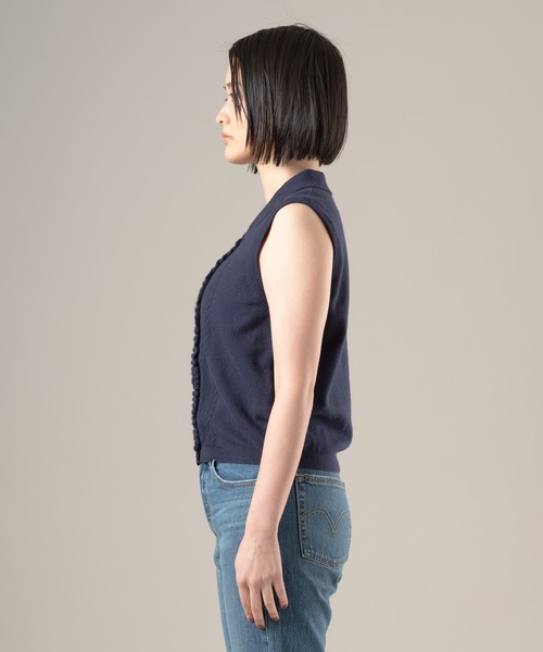 Levi's(リーバイス)の「Levi's/リーバイス スーパーソフト ミニ ラッフル ベスト トップ(ベスト・レディース・ブルー・XS/S/M)」の2枚目の写真