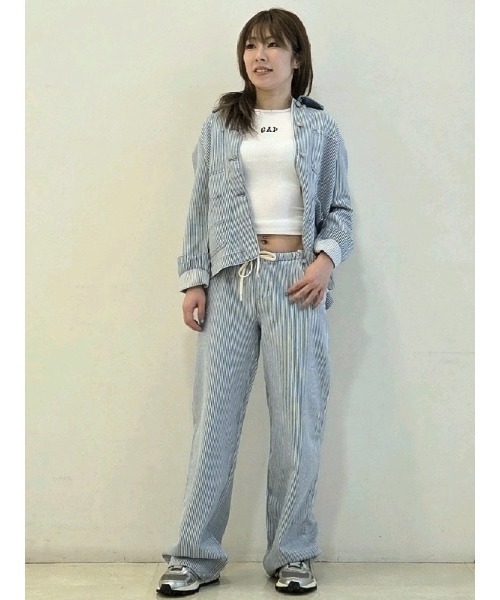 GAP(ギャップ)の「ローライズ ウルトラソフト '90s ルーズフィット デニム(デニムパンツ・レディース・ライトインディゴブルー・M/S/XXS/XS/L)」の5枚目の写真