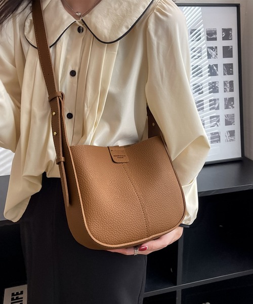 blackdia ocean(ブラックダイヤオーシャン)の「blackdia ocean PU シュリンクレザー ショルダー(ショルダーバッグ・レディース・ブラック/ダークブラウン/ブラウン/アイボリー・FREE)」の13枚目の写真