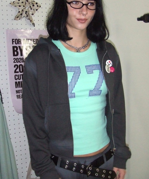 SHAGGIE（シャギー）の「フェードスプレーロゴスウェットパーカー（セットアップ）（パーカー・レディース・グレー/チャコールグレー/イエロー・FREE）」の6枚目の写真