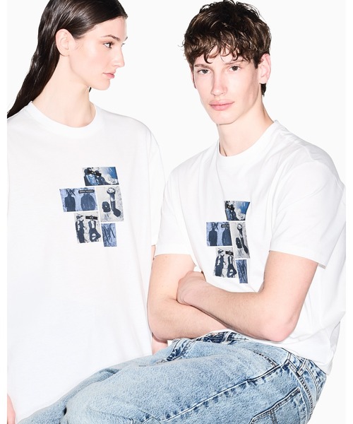 ARMANI EXCHANGE（アルマーニエクスチェンジ）の「【A|X アルマーニ エクスチェンジ】アーカイブプリント 半袖クルーネックTシャツ/REGULAR（Tシャツ/カットソー・メンズ・オフホワイト・LARGE/MEDIUM/SMALL/X-LARGE/X-SMALL/XX-LARGE）」の3枚目の写真