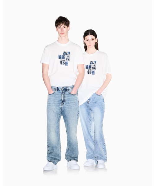 ARMANI EXCHANGE（アルマーニエクスチェンジ）の「【A|X アルマーニ エクスチェンジ】アーカイブプリント 半袖クルーネックTシャツ/REGULAR（Tシャツ/カットソー・メンズ・オフホワイト・LARGE/MEDIUM/SMALL/X-LARGE/X-SMALL/XX-LARGE）」の5枚目の写真