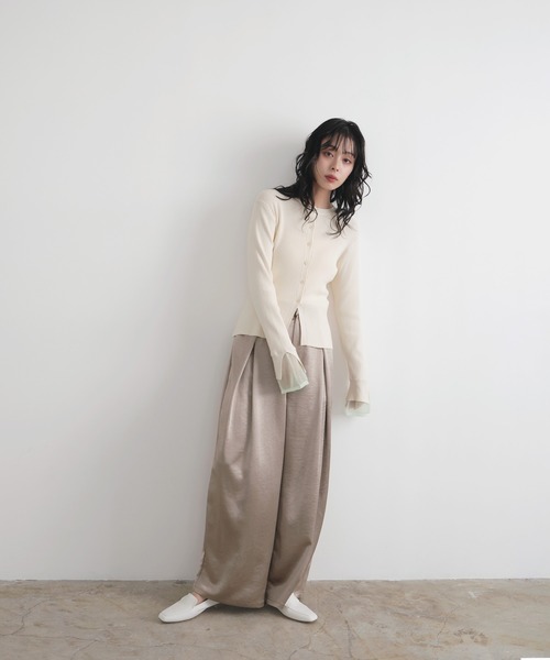 LIAN（リアン）の「サテンタックワイドパンツ（スラックス・レディース・アイボリー/ブラック/グレイッシュベージュ/ピンク・FREE）」の18枚目の写真