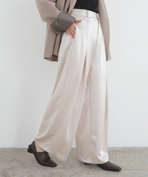 サテンタックワイドパンツ（スラックス）｜LIAN（リアン）の