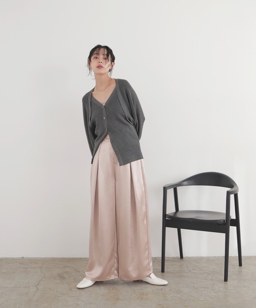 LIAN（リアン）の「サテンタックワイドパンツ（スラックス・レディース・アイボリー/ブラック/グレイッシュベージュ/ピンク・FREE）」の9枚目の写真