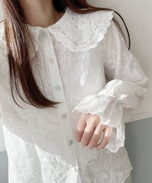 フラワー刺繍ビッグカラーブラウス