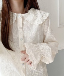 フラワー刺繍ビッグカラーブラウス