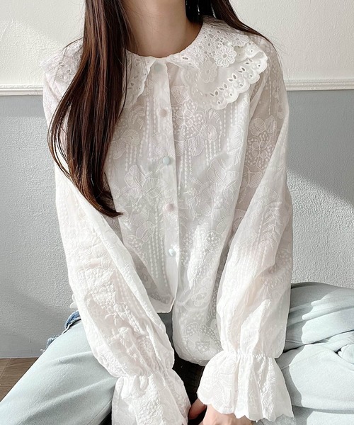 Nana(ナナ)の「フラワー刺繍ビッグカラーブラウス(シャツ/ブラウス・レディース・ホワイト/アイボリー・FREE)」の4枚目の写真