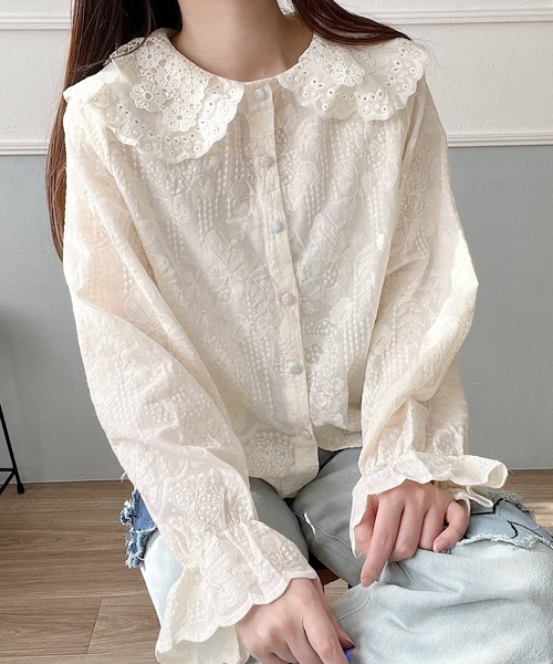 Nana(ナナ)の「フラワー刺繍ビッグカラーブラウス(シャツ/ブラウス・レディース・ホワイト/アイボリー・FREE)」の7枚目の写真