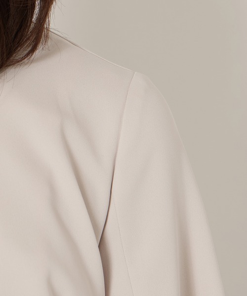 Rose Tiara（ローズティアラ）の「【接触冷感/シワになりにくい】ケープジャケット（ノーカラージャケット・レディース・ブラック/ベージュ・38/40/42/46）」の17枚目の写真