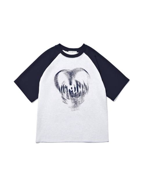 ACOVER(オコボ)の「ハートスプレイラグラン半袖Tシャツ3色(Tシャツ/カットソー・レディース・ブラック/ネイビー/レッド・FREE)」の2枚目の写真