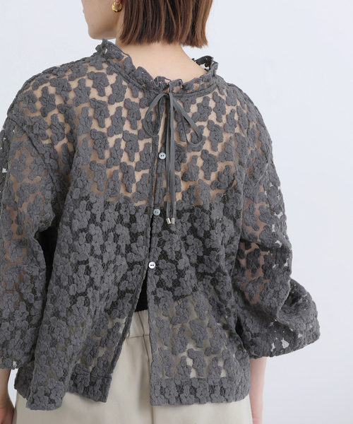 IENA（イエナ）の「フラワー刺繍レース2WAYブラウス（シャツ/ブラウス・レディース・ホワイト/チャコールグレー・FREE）」の9枚目の写真