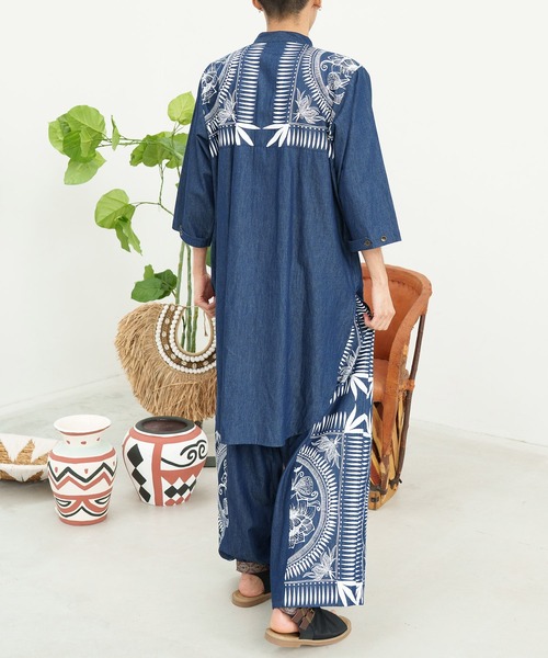 チャイハネ（チャイハネ）の「【チャイハネ】マナリカMEN'Sバンドカラーロングシャツ（シャツ/ブラウス・メンズ・インディゴブルー/ライトインディゴブルー・FREE）」の14枚目の写真