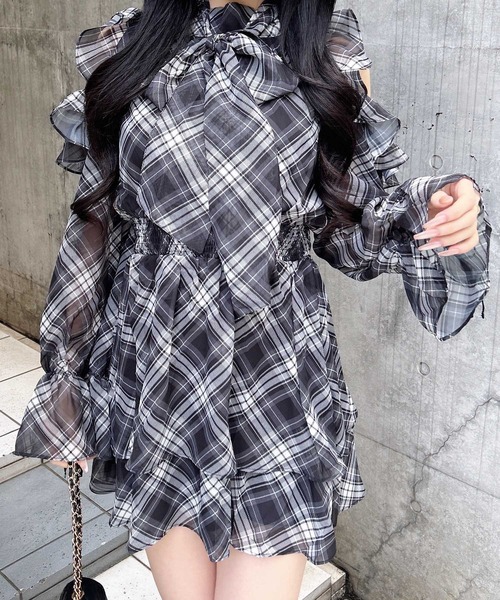 INGNI（イング）の「2Wayリボン肩あきフリルミニワンピース（ワンピース・レディース・ブラック系/ネイビー系2/ホワイト系その他3・M）」の14枚目の写真