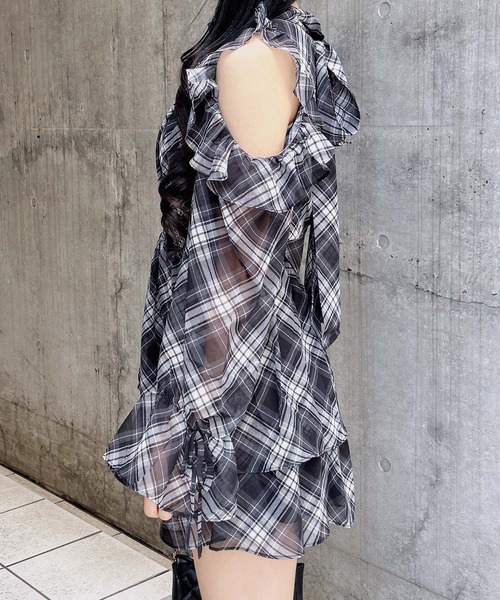 INGNI（イング）の「2Wayリボン肩あきフリルミニワンピース（ワンピース・レディース・ブラック系/ネイビー系2/ホワイト系その他3・M）」の15枚目の写真