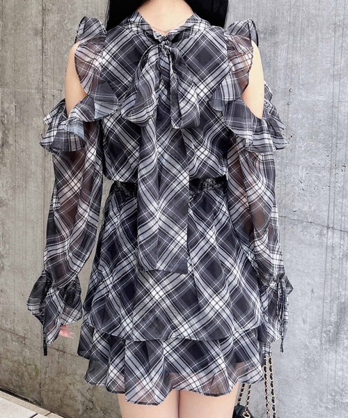 INGNI（イング）の「2Wayリボン肩あきフリルミニワンピース（ワンピース・レディース・ブラック系/ネイビー系2/ホワイト系その他3・M）」の16枚目の写真