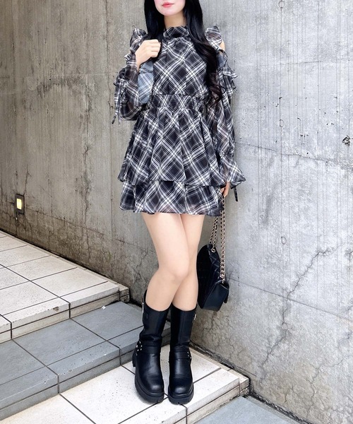 INGNI（イング）の「2Wayリボン肩あきフリルミニワンピース（ワンピース・レディース・ブラック系/ネイビー系2/ホワイト系その他3・M）」の17枚目の写真