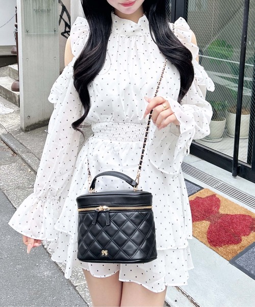 INGNI（イング）の「2Wayリボン肩あきフリルミニワンピース（ワンピース・レディース・ブラック系/ネイビー系2/ホワイト系その他3・M）」の4枚目の写真