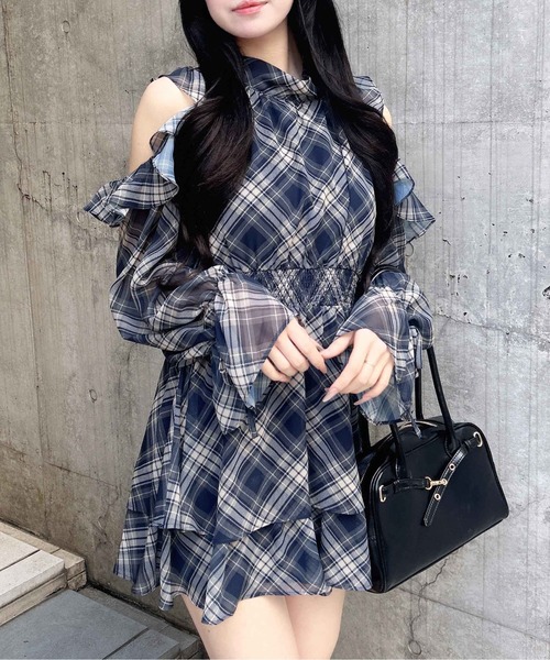 INGNI（イング）の「2Wayリボン肩あきフリルミニワンピース（ワンピース・レディース・ブラック系/ネイビー系2/ホワイト系その他3・M）」の22枚目の写真