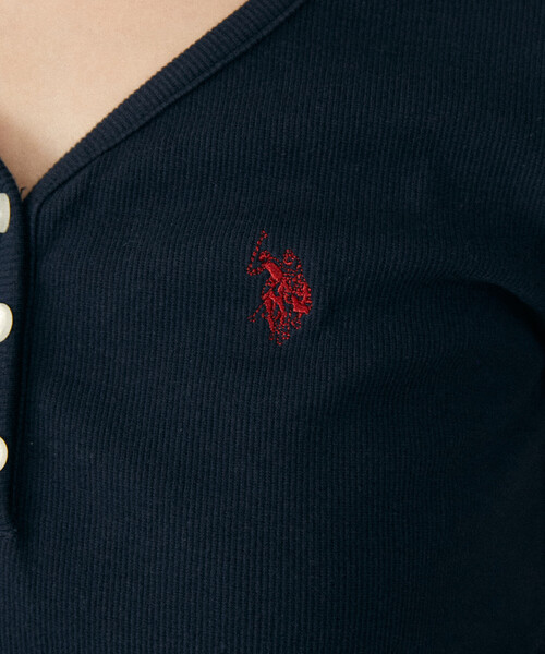 U.S. POLO ASSN.（ユーエスポロアッスン）の「U.S. POLO ASSN. × PUBLUX/ユーエスポロアッスン 別注 ヘンリーネック Tシャツ　限定展開（Tシャツ/カットソー・レディース・ブラック/ライトグレー/ネイビー・ﾌﾘ-）」の12枚目の写真