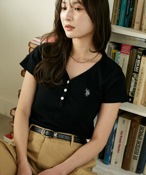 U.S. POLO ASSN.（ユーエスポロアッスン）の「U.S. POLO ASSN. × PUBLUX/ユーエスポロアッスン 別注 ヘンリーネック Tシャツ　限定展開（Tシャツ/カットソー・レディース・ブラック/ライトグレー/ネイビー・ﾌﾘ-）」の22枚目の写真