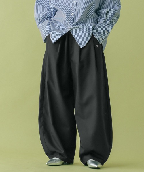 RAGEBLUE（レイジブルー）の「＜POLO BCS/ポロ・ビーシーエス＞別注/タックボリュームパンツ（スラックス・レディース・ブラック/ベージュ・FREE）」の2枚目の写真