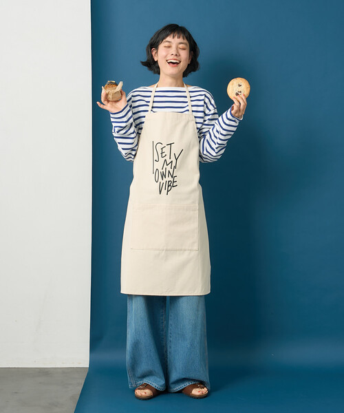 FREAK'S STORE(フリークスストア)の「藤本美貴 × FREAK'S STORE/フリークスストア メッセージ ロゴ エプロン(エプロン・レディース・ブラウン/レッド/ネイビー/オフホワイト・ONE SIZE)」の9枚目の写真
