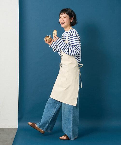FREAK'S STORE(フリークスストア)の「藤本美貴 × FREAK'S STORE/フリークスストア メッセージ ロゴ エプロン(エプロン・レディース・ブラウン/レッド/ネイビー/オフホワイト・ONE SIZE)」の10枚目の写真