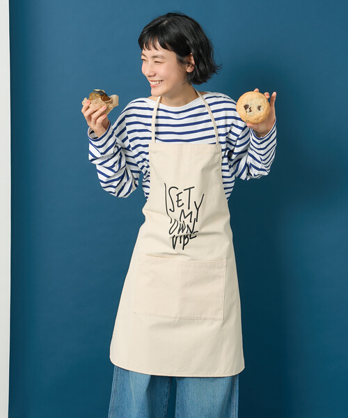 FREAK'S STORE(フリークスストア)の「藤本美貴 × FREAK'S STORE/フリークスストア メッセージ ロゴ エプロン(エプロン・レディース・ブラウン/レッド/ネイビー/オフホワイト・ONE SIZE)」の16枚目の写真