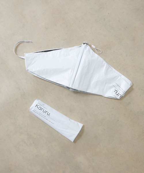 COLONY 2139（コロニートゥーワンスリーナイン）の「100g 超軽量晴雨兼用 折り畳み傘（折りたたみ傘・レディース・ホワイト/ブラック・FREE）」の4枚目の写真