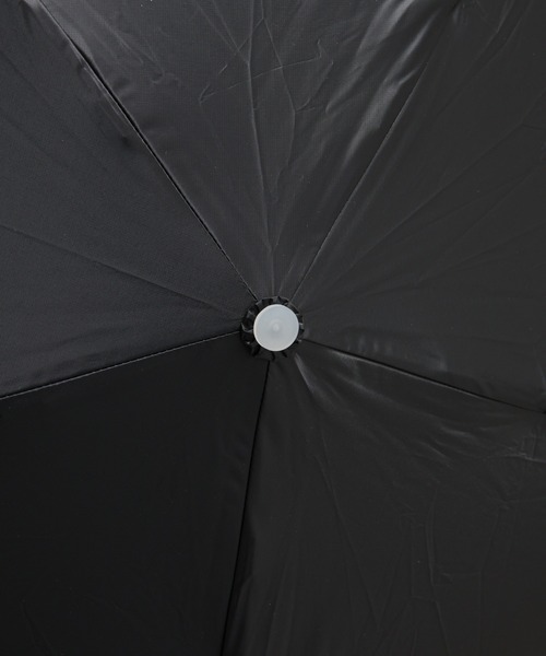 COLONY 2139（コロニートゥーワンスリーナイン）の「100g 超軽量晴雨兼用 折り畳み傘（折りたたみ傘・レディース・ホワイト/ブラック・FREE）」の13枚目の写真