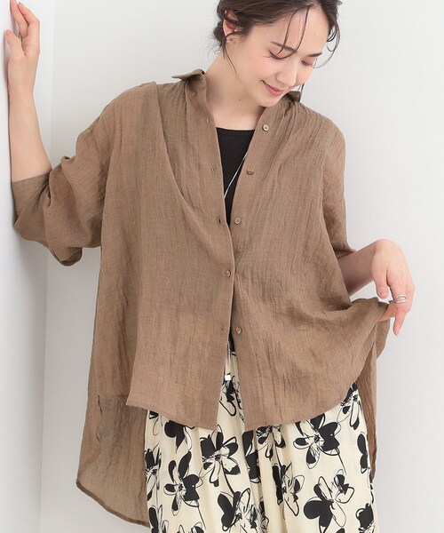 SHOO・LA・RUE(シューラルー)の「【体型カバー】前後差デザインで即こなれ見え ゆるシルエットシャツ(シャツ/ブラウス・レディース・イエロー系その他/ブラウン系/ブラック/ブルー・00)」の2枚目の写真